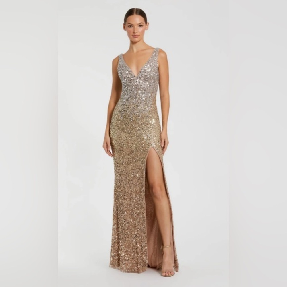 NWT |Mac Duggal 1068 Shimmering Gold Sequined Sleeveless  Side Slit Gown Size 2